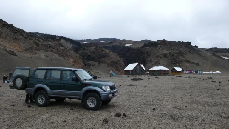 Land Cruiser auf dem Weg ins isländische Hochland Land Cruiser auf dem Weg ins isländische Hochland
