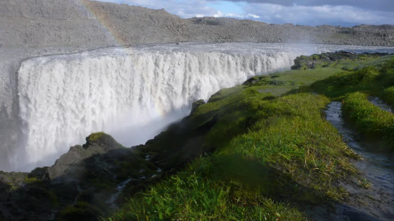 Gischt und Regenbogen am Dettifoss Gischt und Regenbogen am Dettifoss