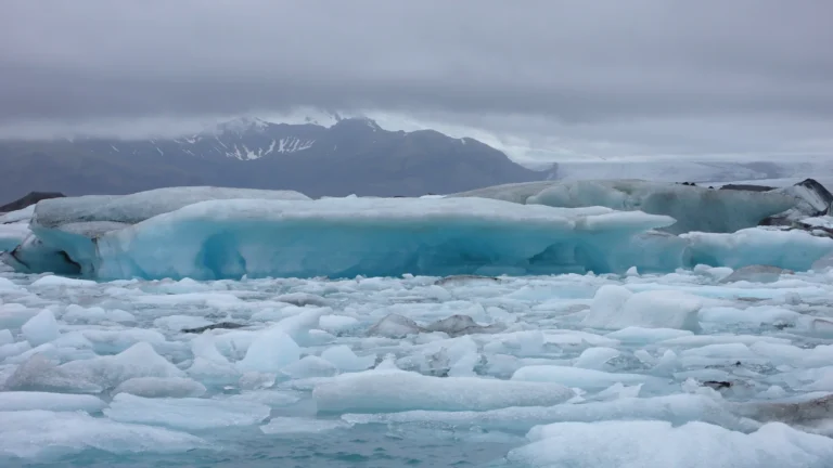 Eisberge in der Gletscherlagune Jökulsárlón Eisberge in der Gletscherlagune Jökulsárlón